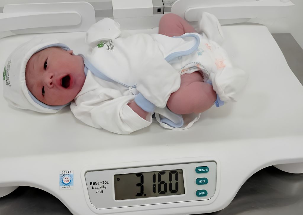 Cân điện tử trẻ em EBSL 20L tiện lợi